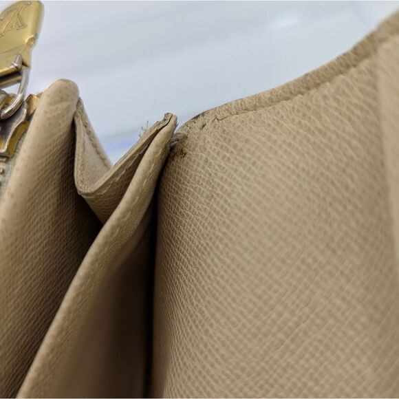 Louis Vuitton Damier Azur Wallet - Picture 4 of 11